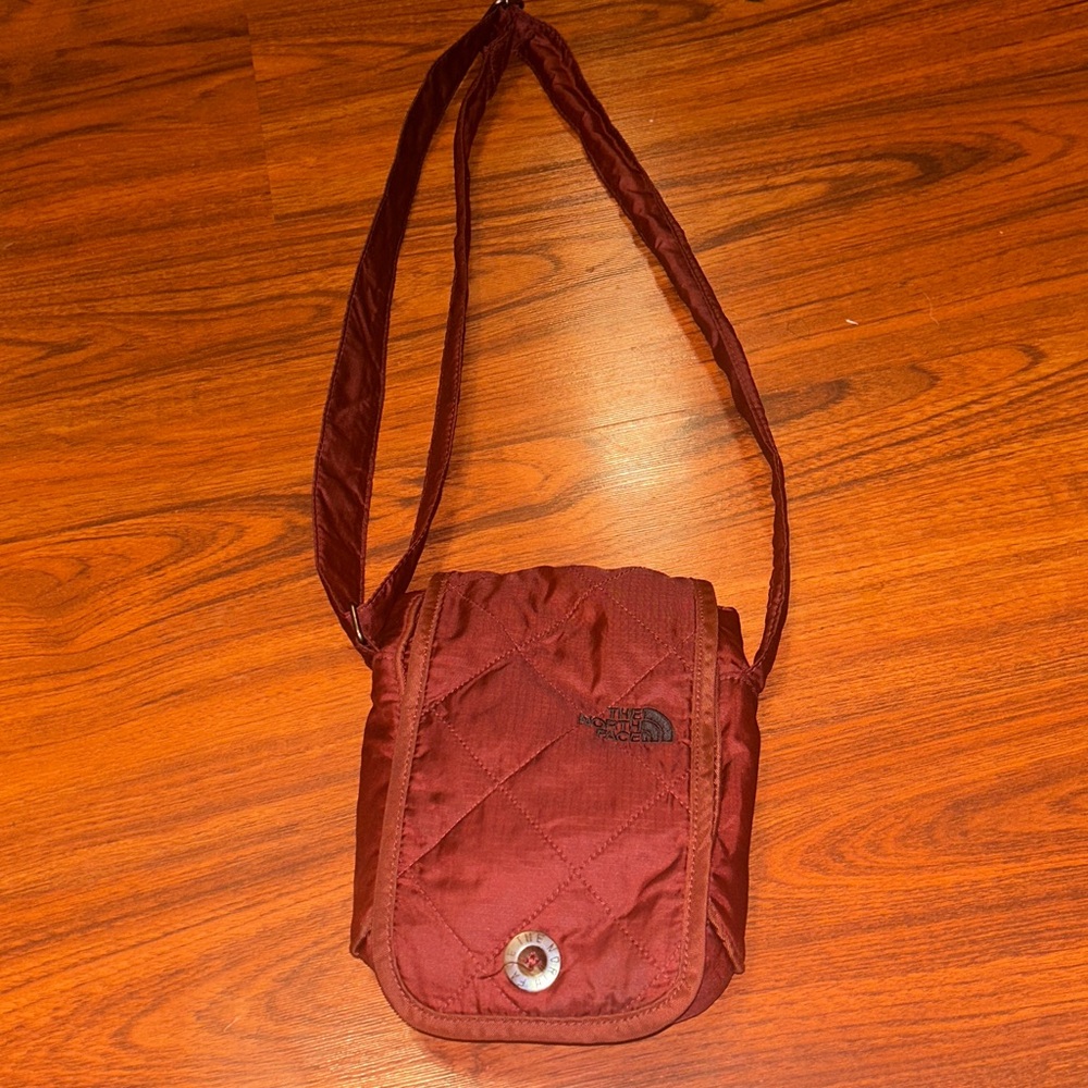 VTG Y2K The North Face Quilted Maroon Crossbody Discontinued Retro